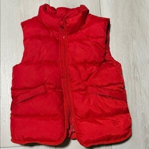 H&M Bright Red Puffer Vest with zipper & pockets Girls US Size 3-4 T